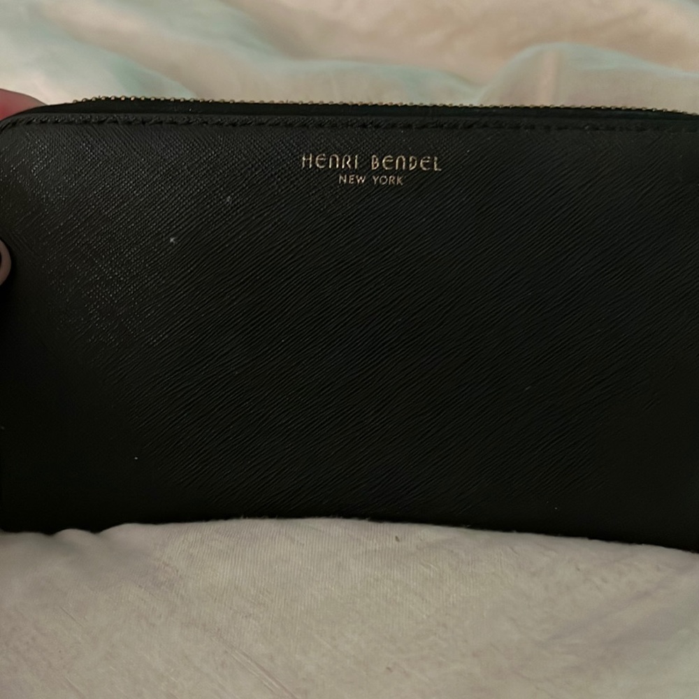 Henri Bendel Wallet